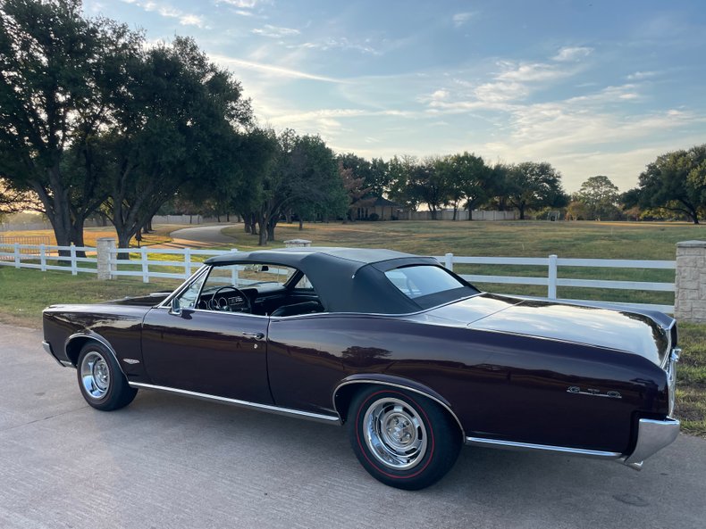 Pontiac Vehicle
