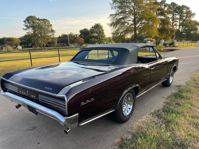 Pontiac Vehicle