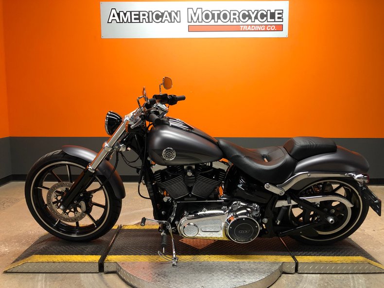 2016 Harley-Davidson Softail Breakout | American Motorcycle