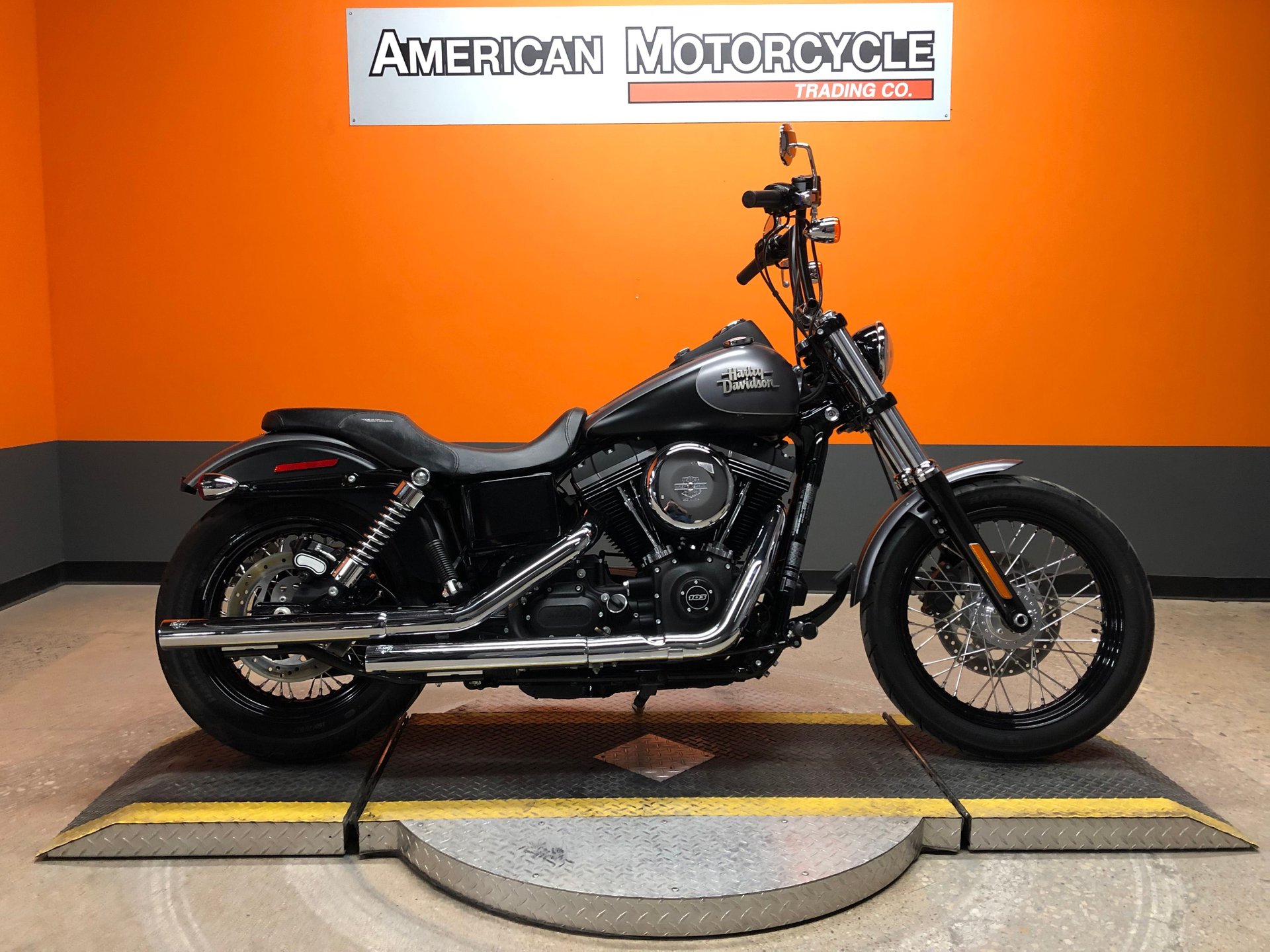 2017 Harley-Davidson Dyna Street Bob | American Motorcycle Trading Company  - Used Harley Davidson Motorcycles