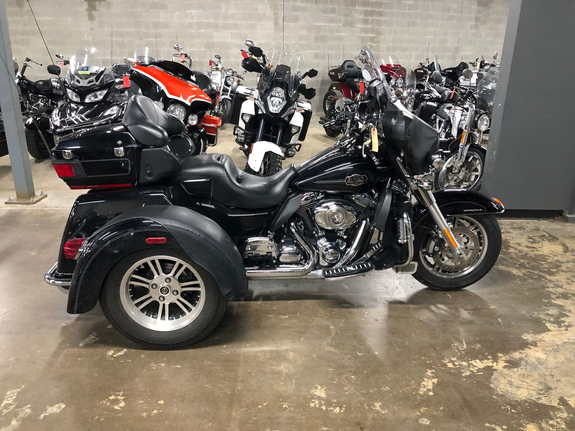 2011 harley davidson tri glide ultra classic flhtcutg trike