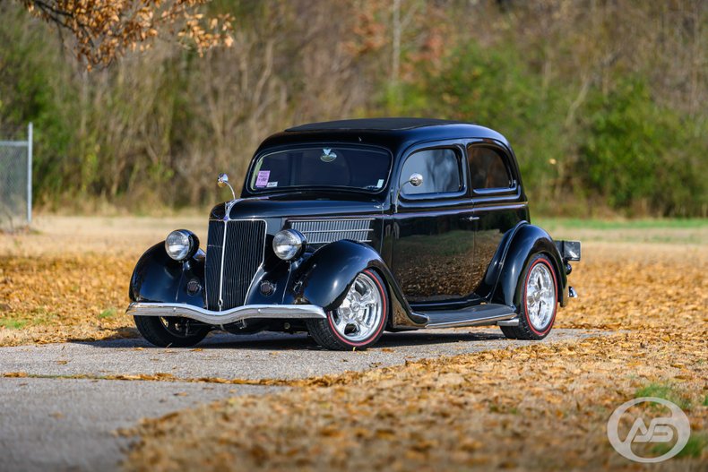 1936 Ford Deluxe 10