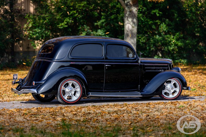 1936 Ford Deluxe 52