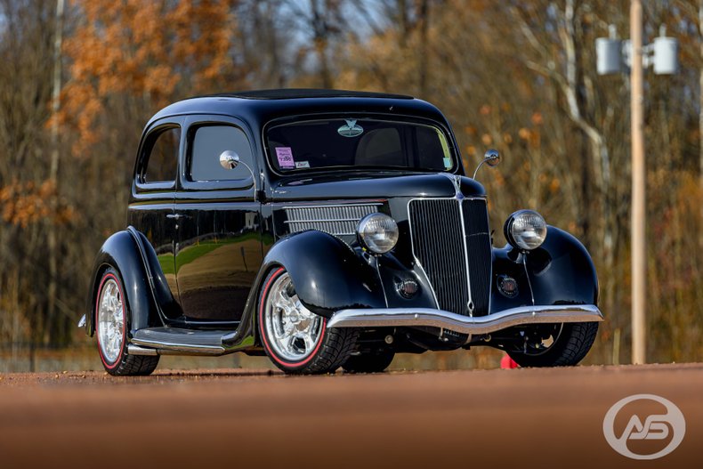 1936 Ford Deluxe 2
