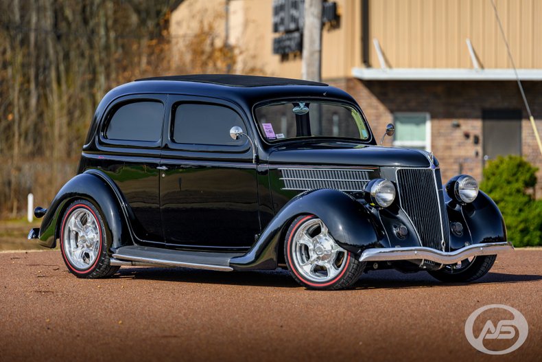 1936 Ford Deluxe 74