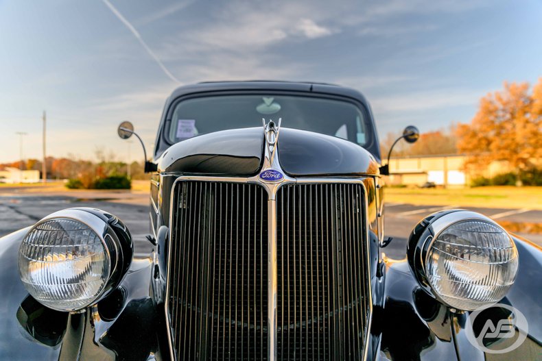 1936 Ford Deluxe 142