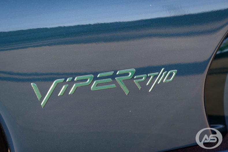 1994 Dodge Viper 29