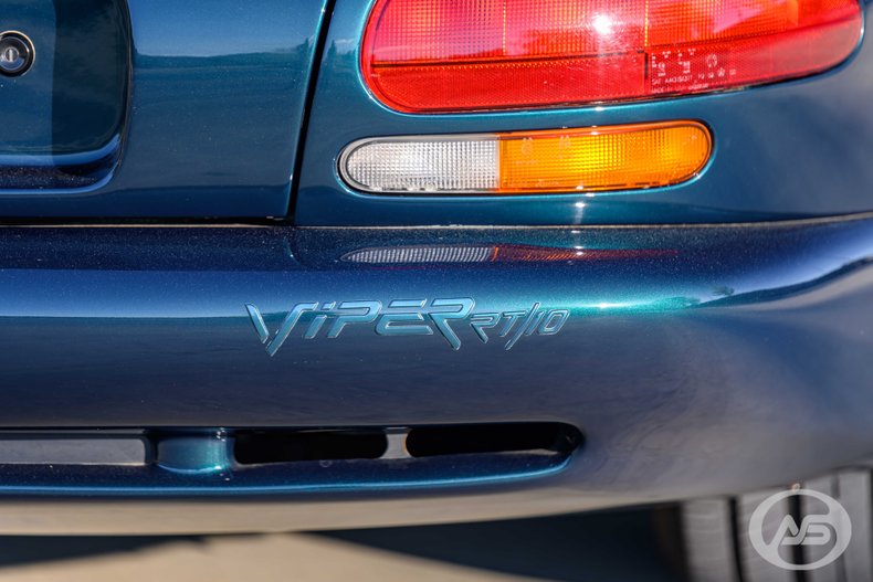 1994 Dodge Viper 43