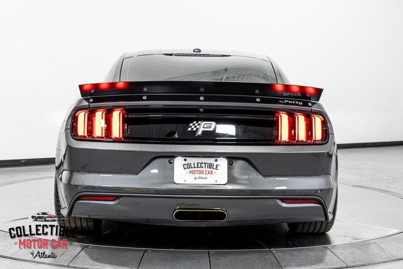 2016 Ford Mustang 28