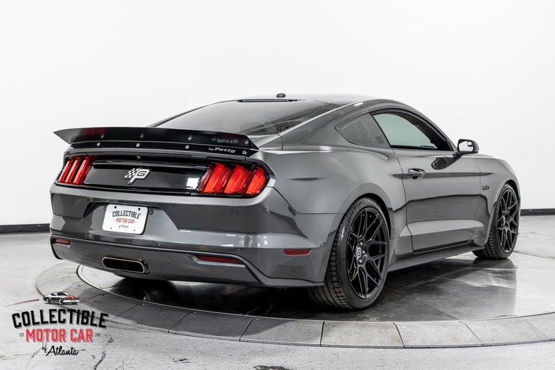 2016 Ford Mustang 17