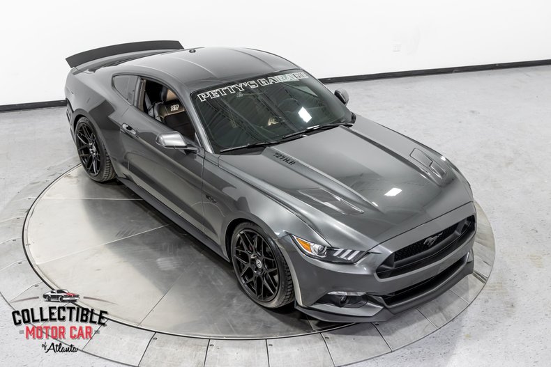 2016 Ford Mustang 32