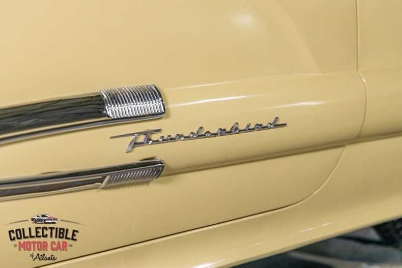 1959 Ford Thunderbird 35