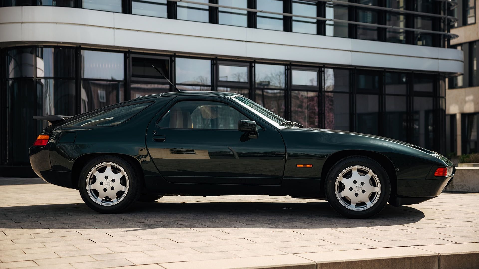 1989 Porsche 928 Club Sport | Monterey Jet Center 2024 | Collector Car ...