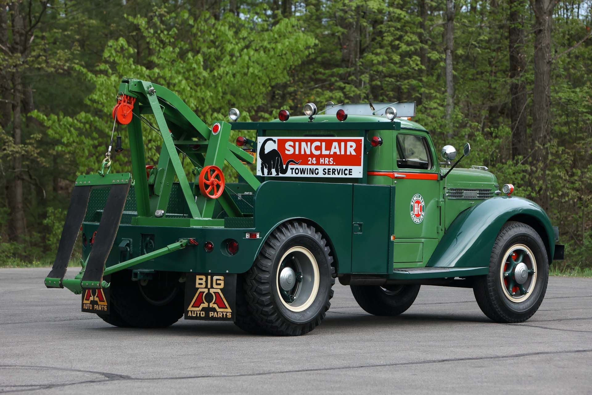 For Sale 1948 Diamond T 703-404HHS 'Sinclair' Tow Truck