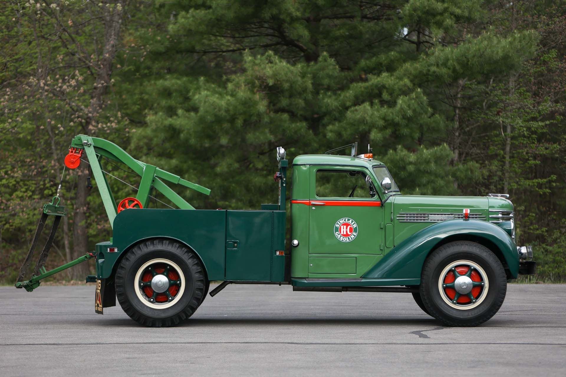 For Sale 1948 Diamond T 703-404HHS 'Sinclair' Tow Truck