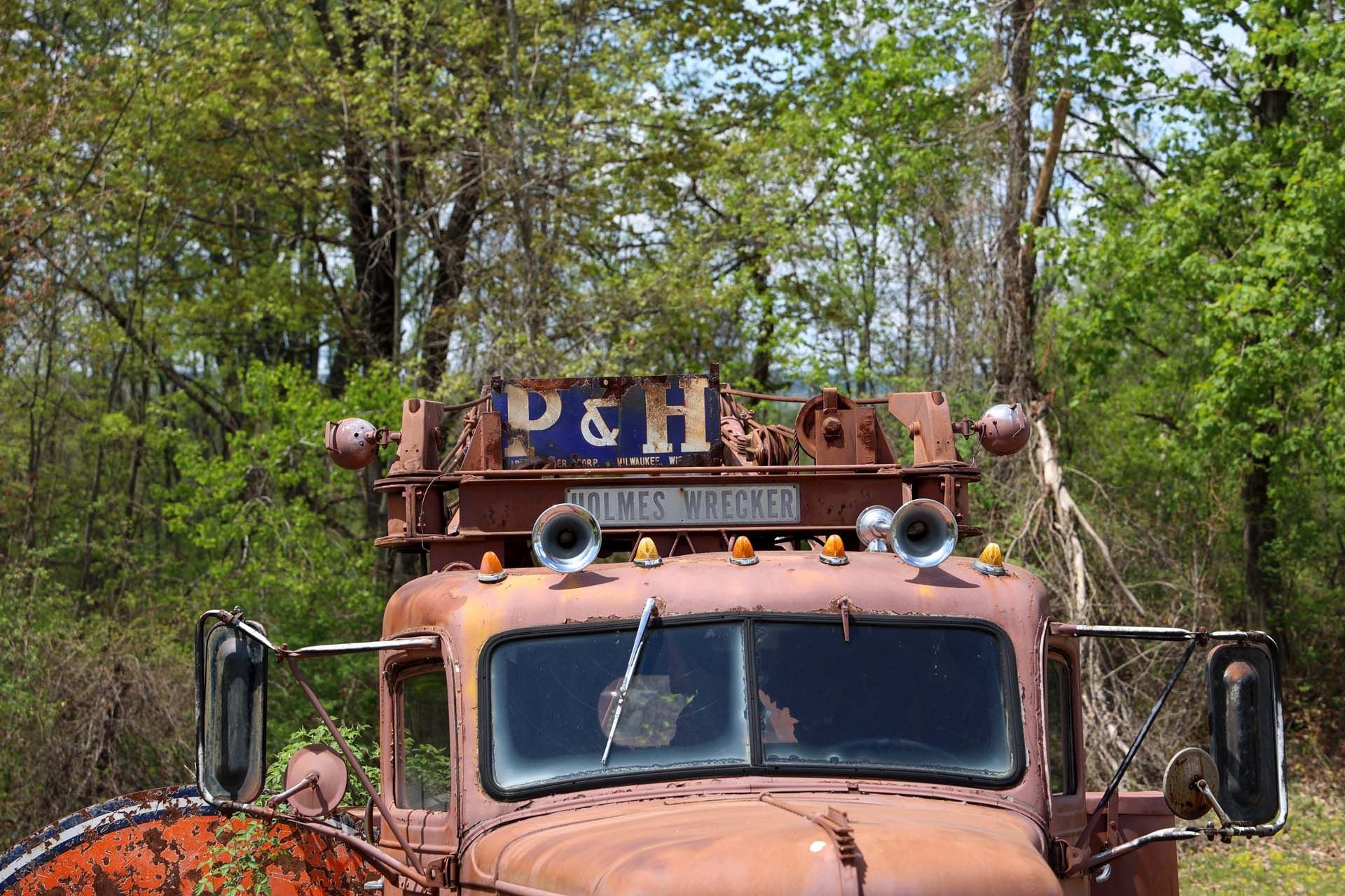 Broad Arrow Auctions |  c. 1940s Federal Holmes Wrecker Truck