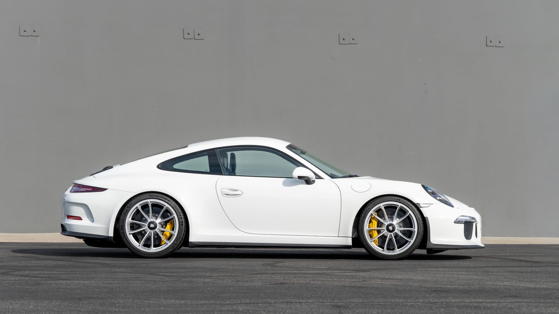 2016 Porsche 911 R | The Porsche Air|Water Auction 2026 | Collector Car ...