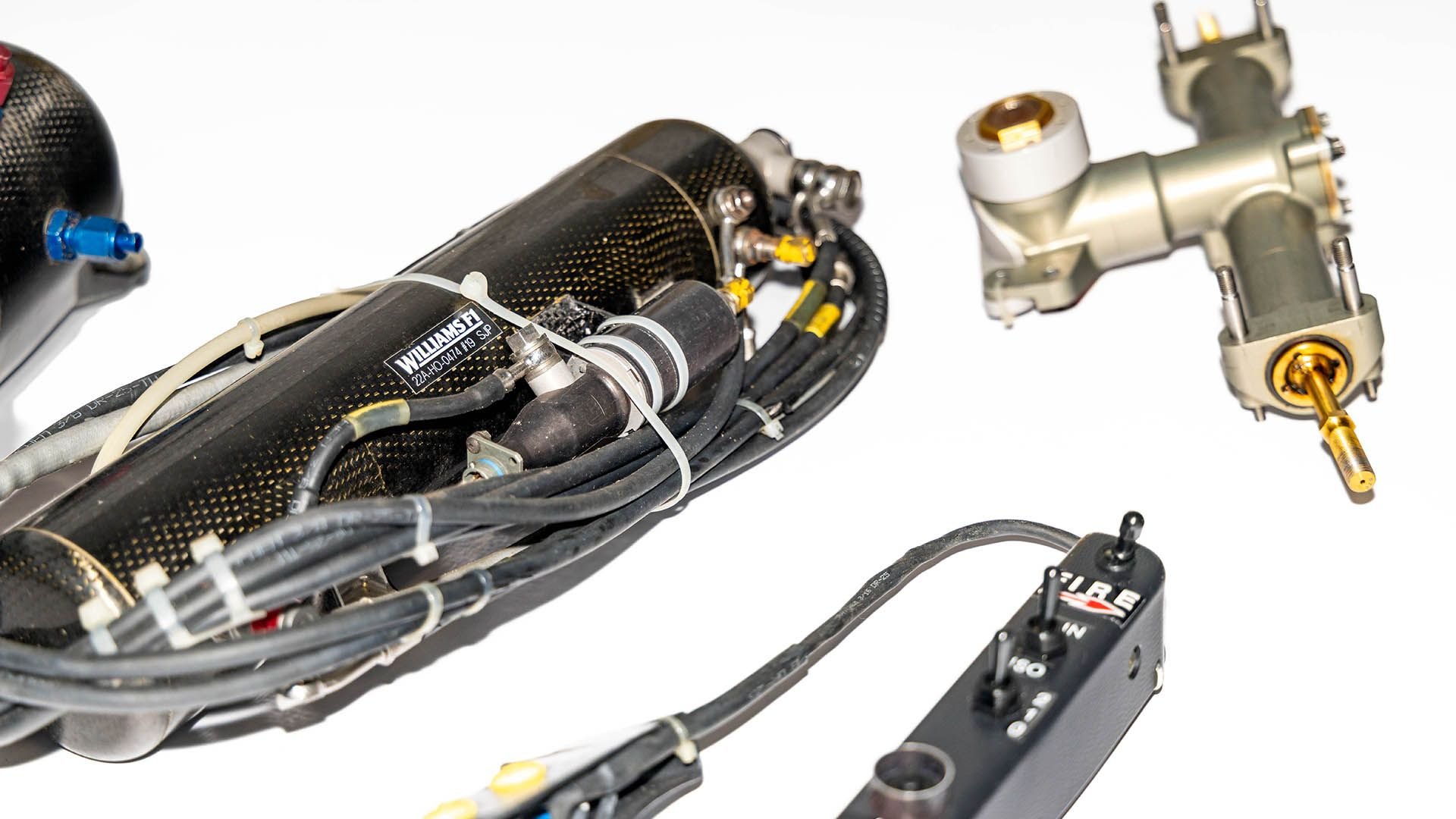 2000 Williams Original FW22 BMW V10 Engine Components | Global Icons ...