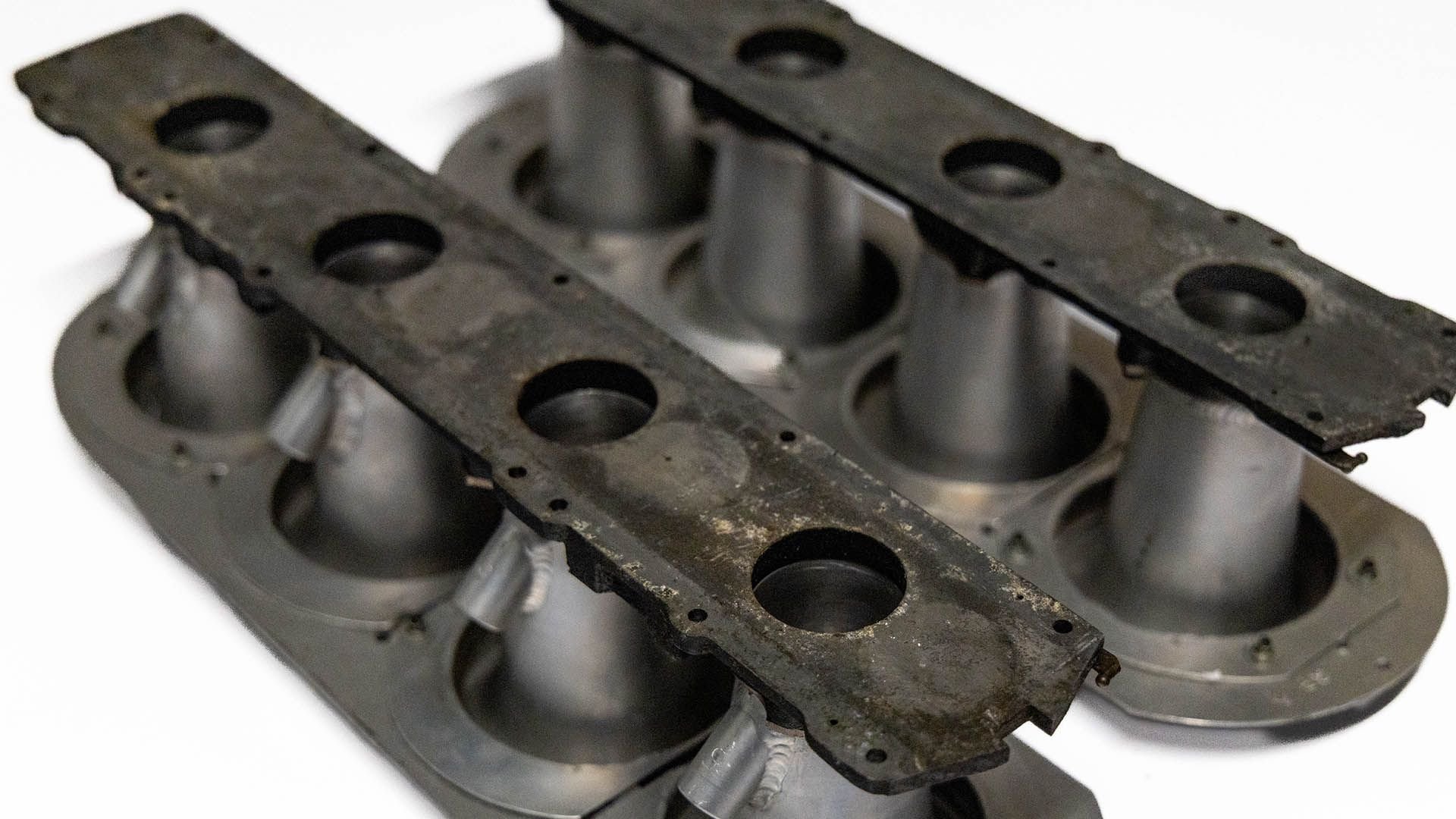 Williams 1979 Original Cosworth DFV Trumpets on Inlet Manifold | Global ...