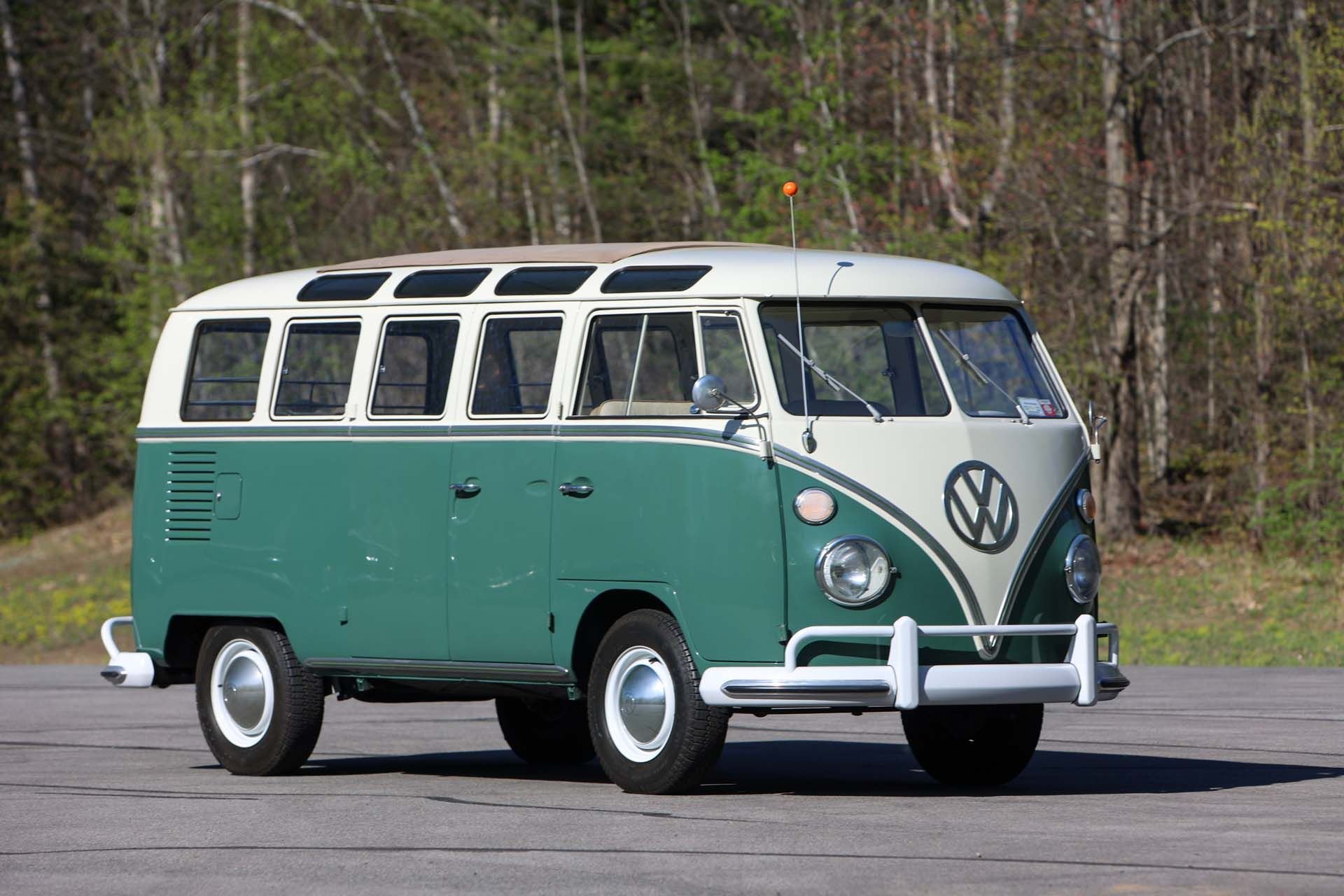 For Sale 1966 Volkswagen Type 2 '21-Window' DeLuxe Microbus