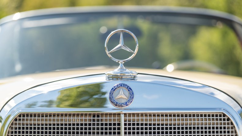 Broad Arrow Auctions | 1969 Mercedes-Benz 280 SE Cabriolet