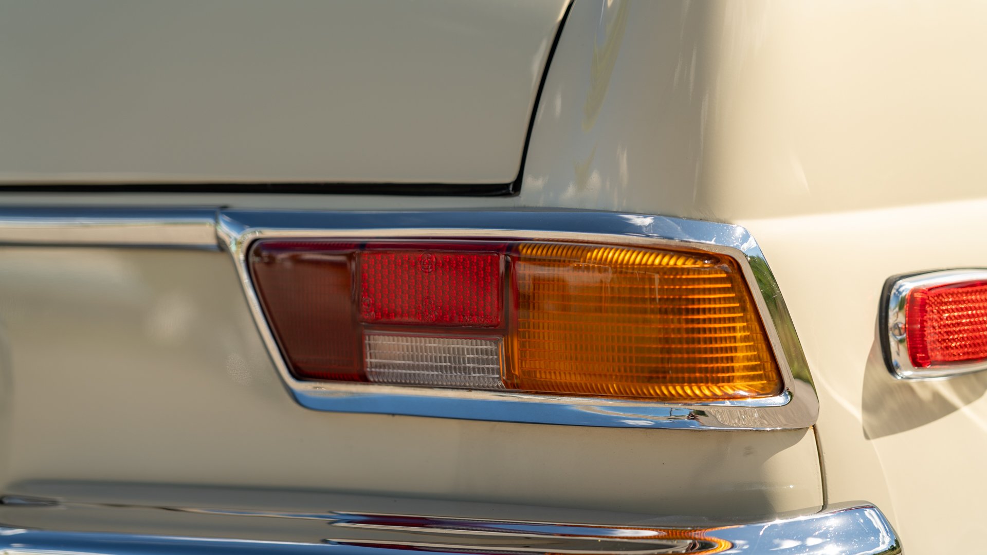Broad Arrow Auctions | 1969 Mercedes-Benz 280 SE Cabriolet