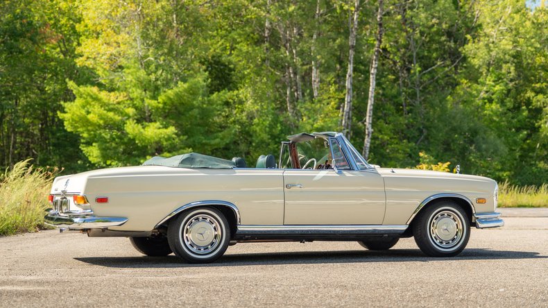 Broad Arrow Auctions | 1969 Mercedes-Benz 280 SE Cabriolet