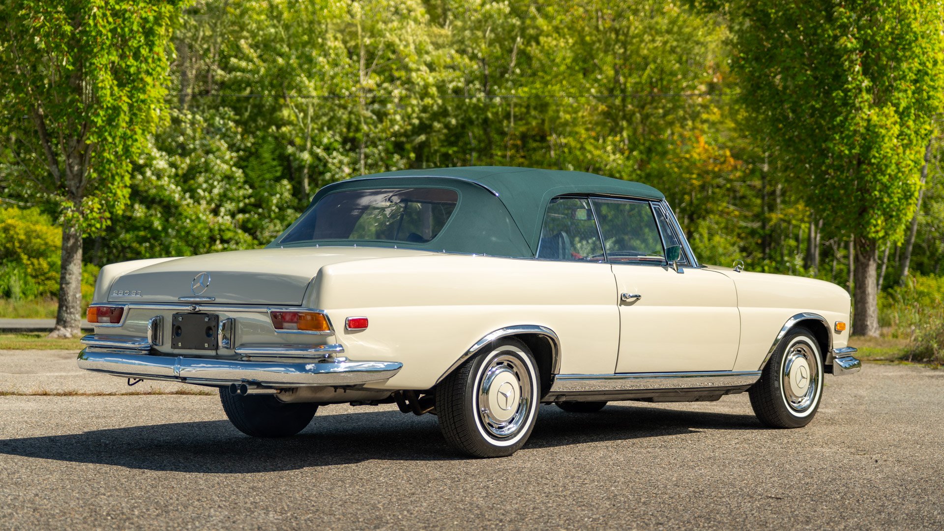 Broad Arrow Auctions | 1969 Mercedes-Benz 280 SE Cabriolet