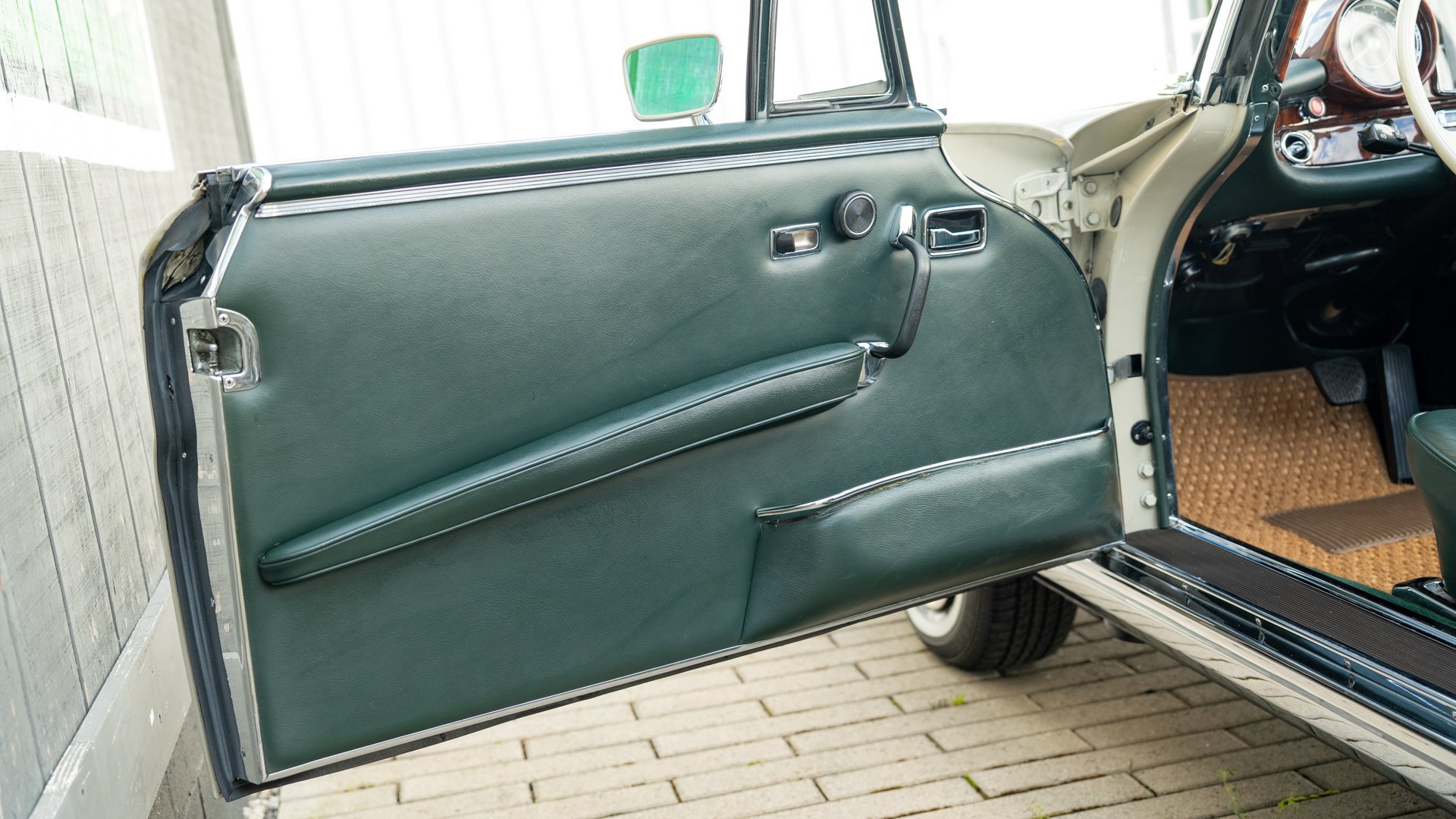 Broad Arrow Auctions | 1969 Mercedes-Benz 280 SE Cabriolet