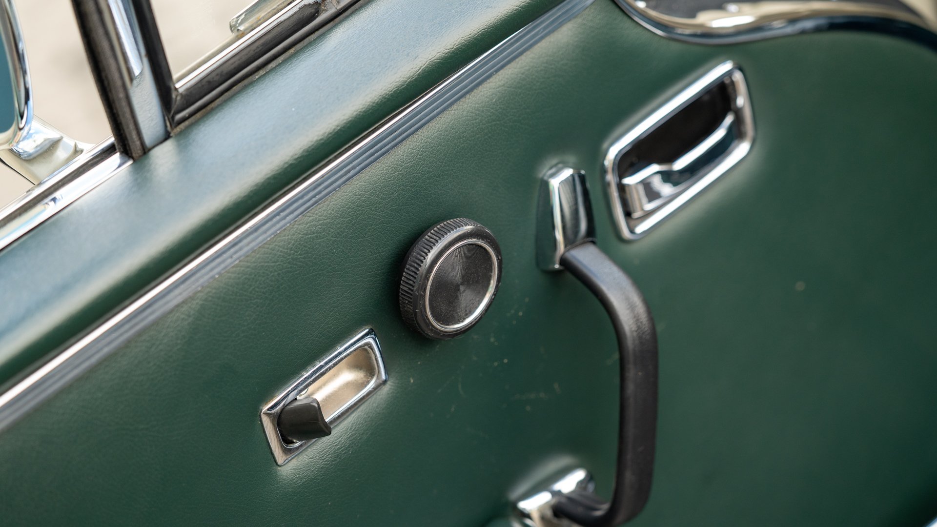 Broad Arrow Auctions | 1969 Mercedes-Benz 280 SE Cabriolet