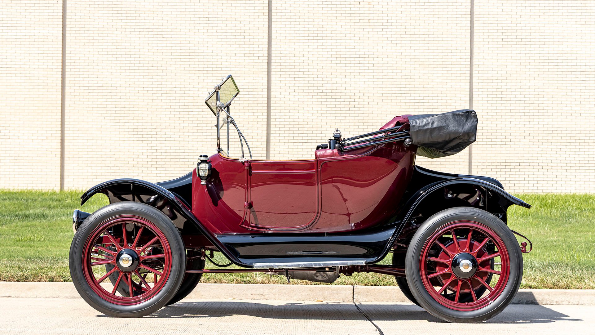 Broad Arrow Auctions | 1914 Detroit Electric Model 46 Gentleman's Roadster