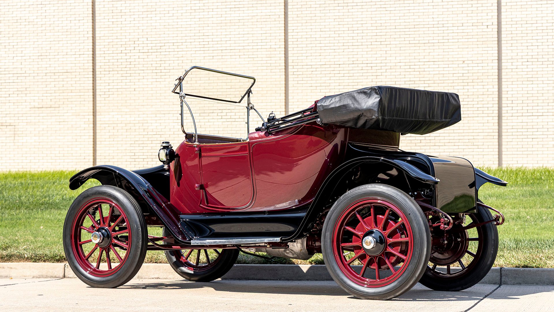 Broad Arrow Auctions | 1914 Detroit Electric Model 46 Gentleman's Roadster