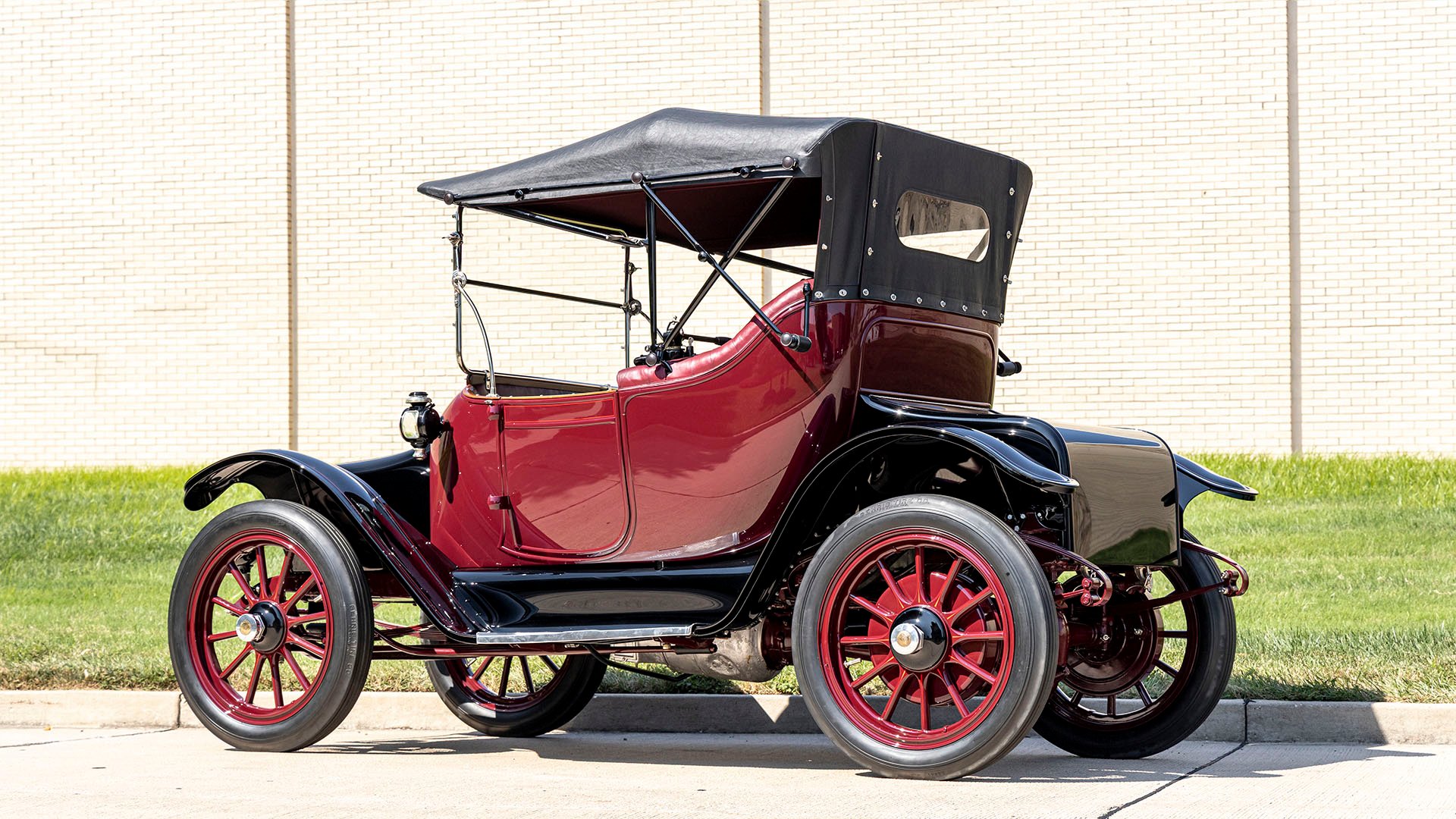 Broad Arrow Auctions | 1914 Detroit Electric Model 46 Gentleman's Roadster