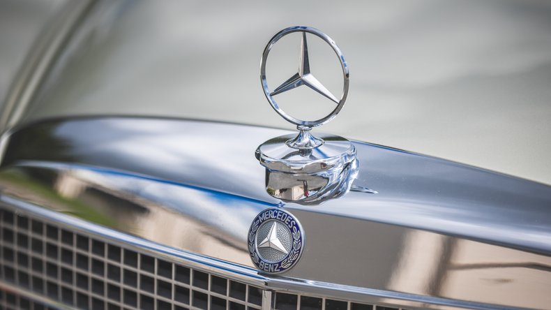 Broad Arrow Auctions | 1971 Mercedes-Benz 280 SE 3.5 Cabriolet