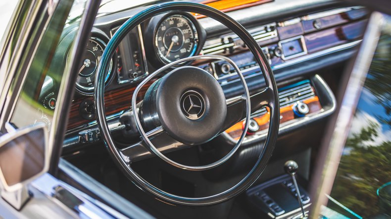 Broad Arrow Auctions | 1971 Mercedes-Benz 280 SE 3.5 Cabriolet