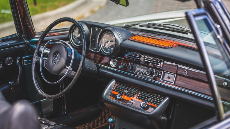 Broad Arrow Auctions | 1971 Mercedes-Benz 280 SE 3.5 Cabriolet