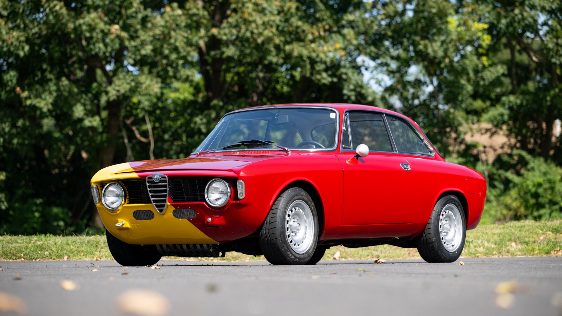 1965 Alfa Romeo Giulia Sprint GT "Stepnose" Restomod