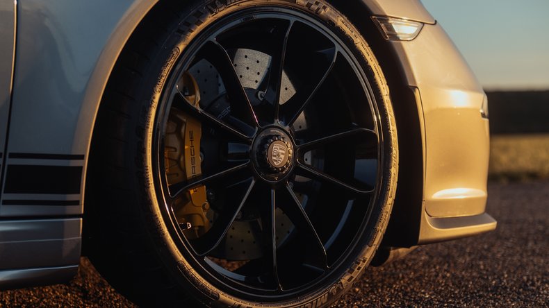 Broad Arrow Auctions | 2016 Porsche 911 R