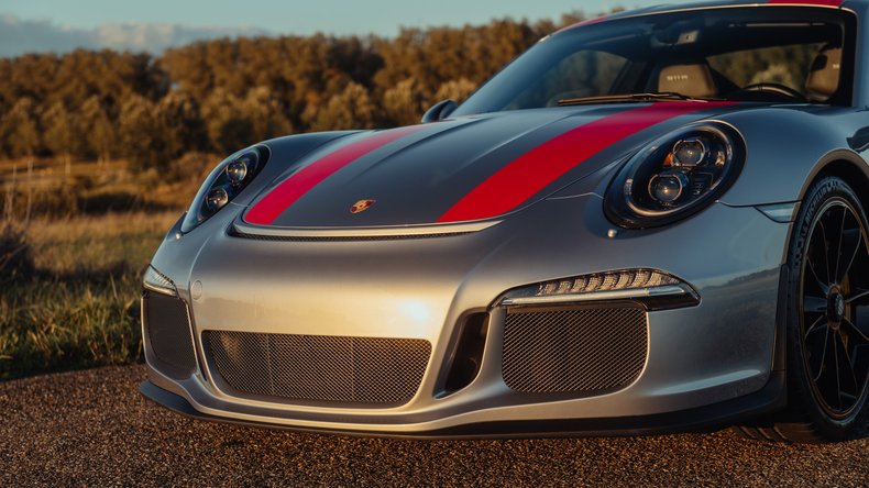 Broad Arrow Auctions | 2016 Porsche 911 R