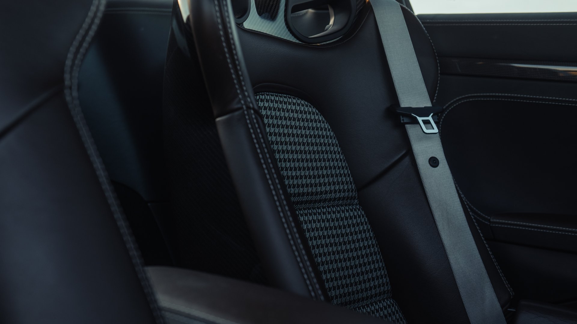 Broad Arrow Auctions | 2016 Porsche 911 R