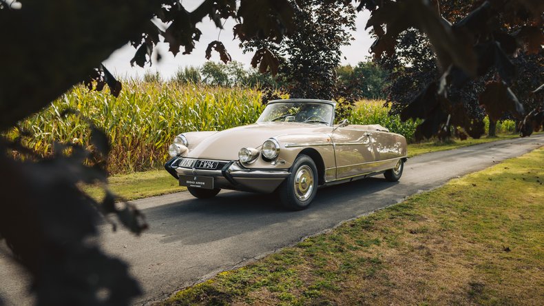 Broad Arrow Auctions | 1966 Citroën DS 21 Cabriolet Palm Beach by Chapron