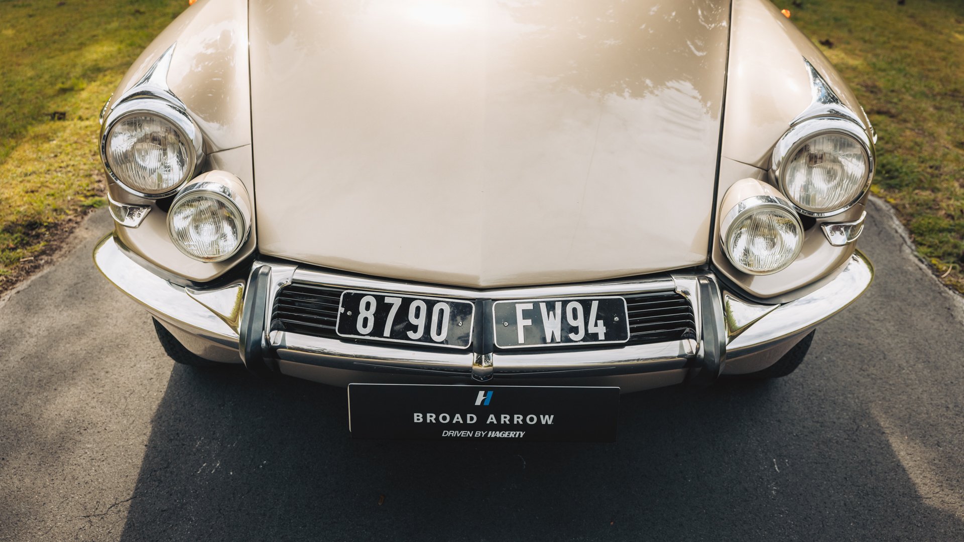 Broad Arrow Auctions | 1966 Citroën DS 21 Cabriolet Palm Beach by Chapron