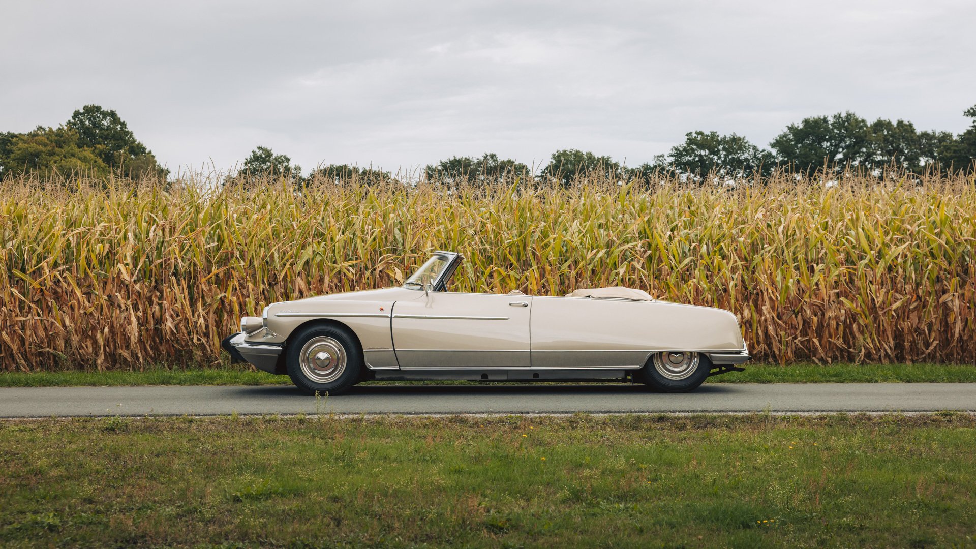 Broad Arrow Auctions | 1966 Citroën DS 21 Cabriolet Palm Beach by Chapron