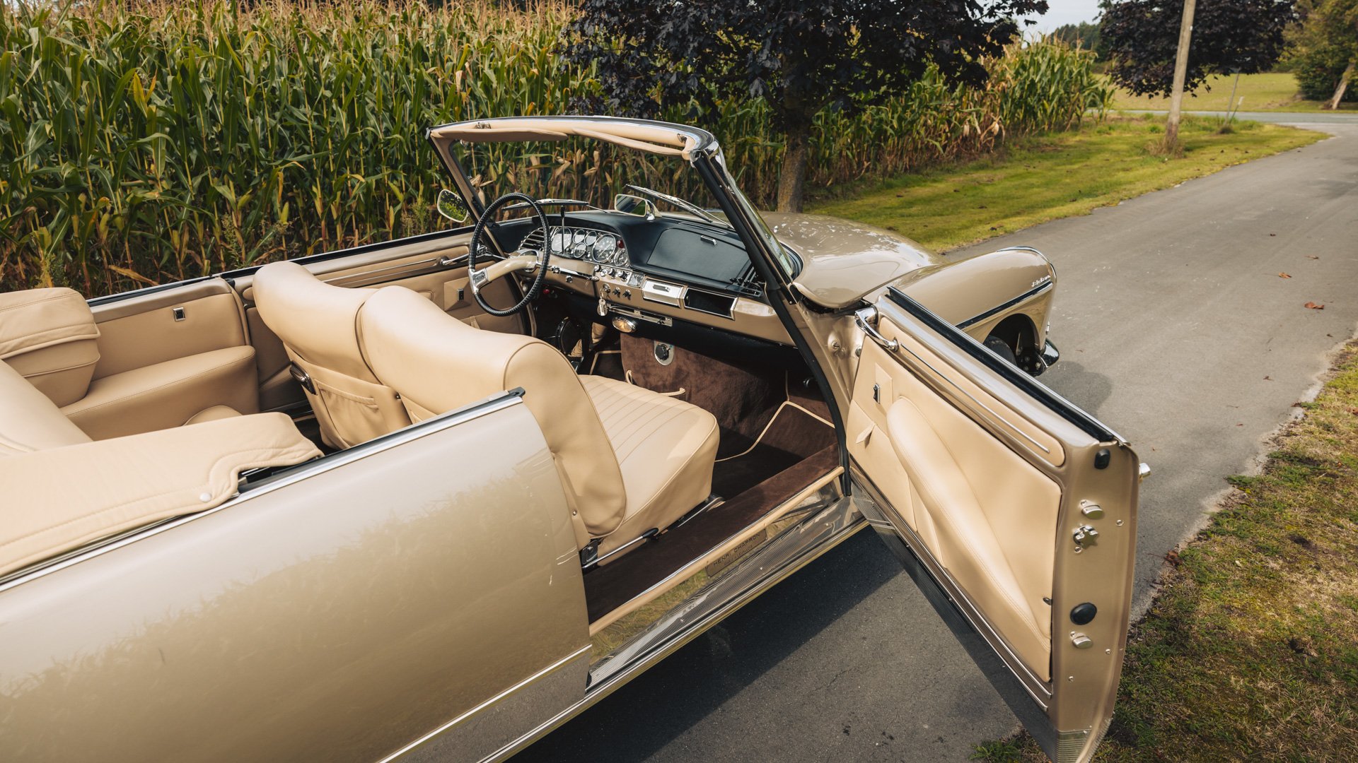 Broad Arrow Auctions | 1966 Citroën DS 21 Cabriolet Palm Beach by Chapron