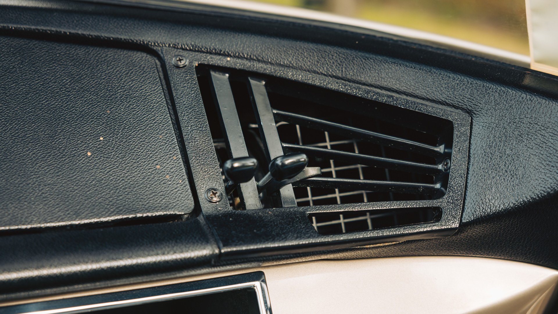 Broad Arrow Auctions | 1966 Citroën DS 21 Cabriolet Palm Beach by Chapron