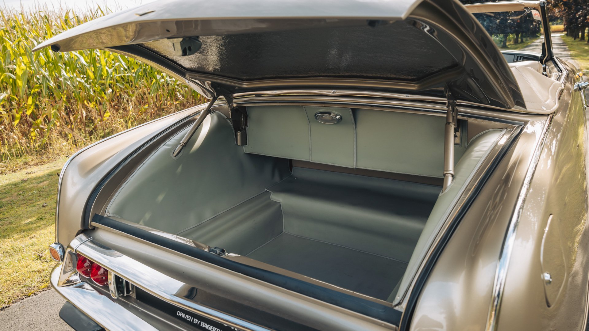 Broad Arrow Auctions | 1966 Citroën DS 21 Cabriolet Palm Beach by Chapron