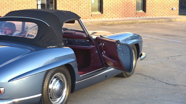 Broad Arrow Auctions | 1961 Mercedes-Benz 300 SL Roadster