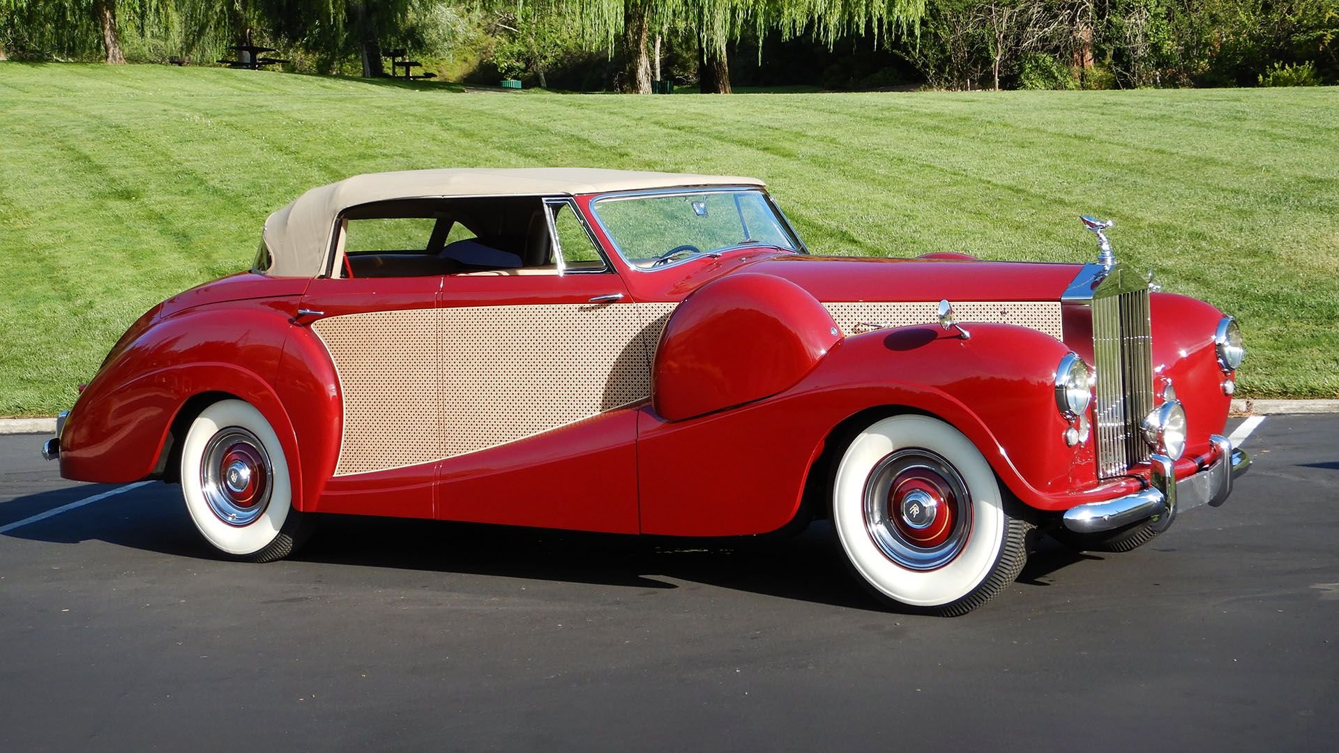 Royal Collection of Historic Rolls-Royce Models to Be Auctioned in