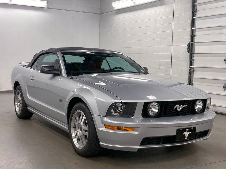 2005 Ford Mustang 5