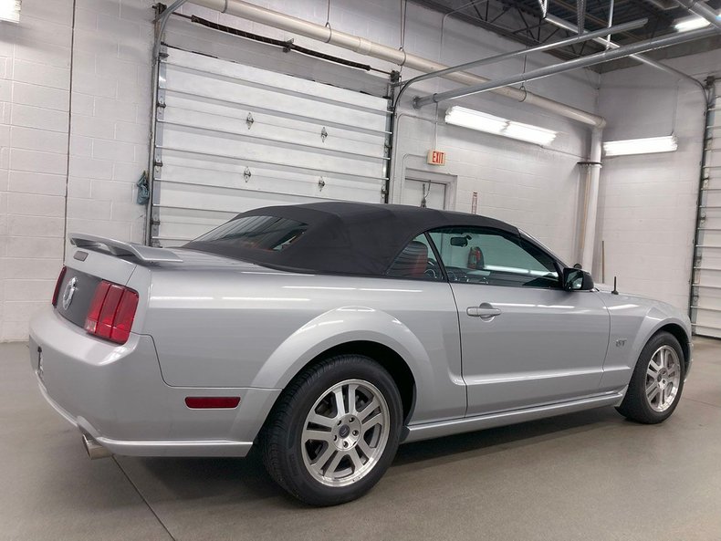 2005 Ford Mustang 6